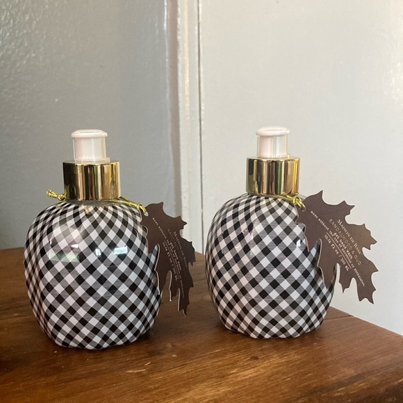 NWT 2- Maison De Base- Buffalo Check Pumpkin Sandalwood & OUD Scented Hand Soaps - Picture 10 of 17
